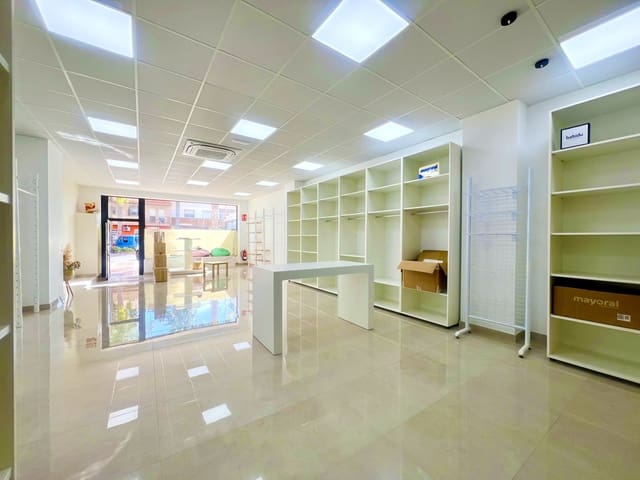 Företag till salu i Roquetas de Mar - 175 000 € (Ref: 9382572)