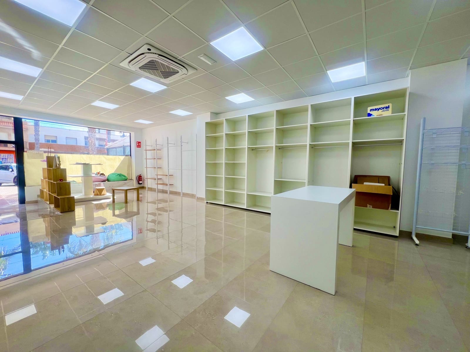 Yritys myytävänä paikassa Roquetas de Mar - 175 000 € (Ref: 9382572)