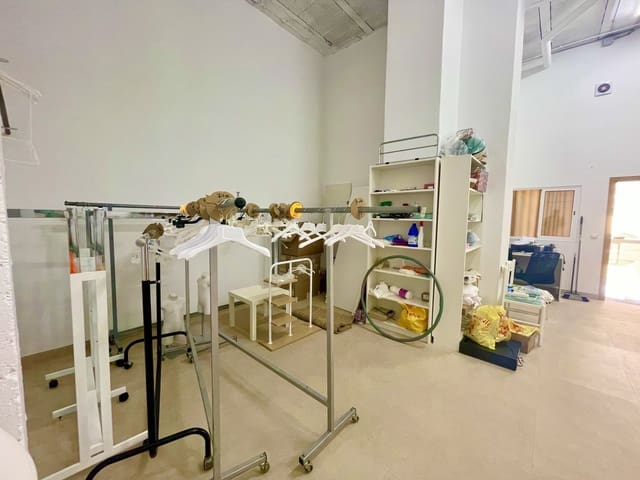 Företag till salu i Roquetas de Mar - 175 000 € (Ref: 9382572)