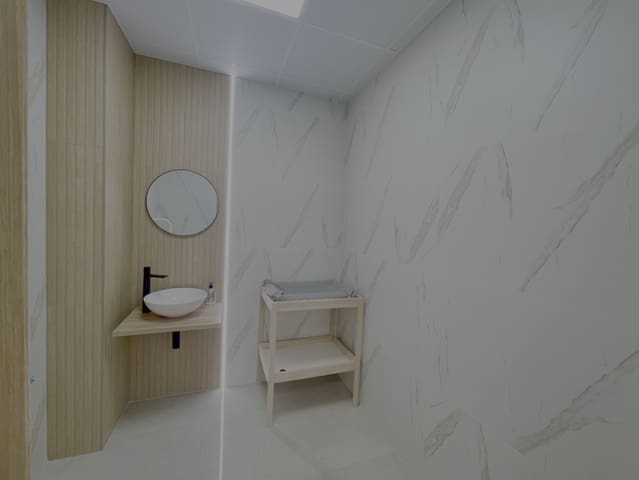 Bedrijf te koop in Roquetas de Mar - € 175.000 (Ref: 9382572)