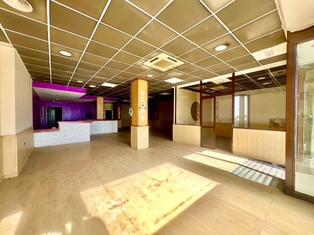 Business for sale in Vícar with garage - € 210,000 (Ref: 9382573)