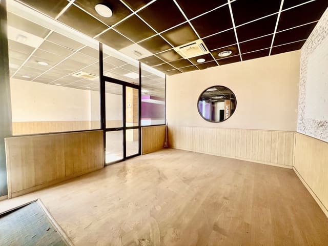 Business for sale in Vícar with garage - € 210,000 (Ref: 9382573)