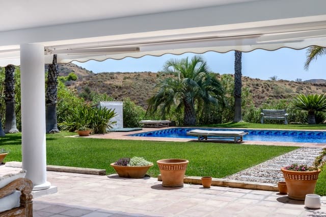 3 soveværelse Villa til salg i Mijas med swimmingpool garage - € 1.450.000 (Ref: 9385430)