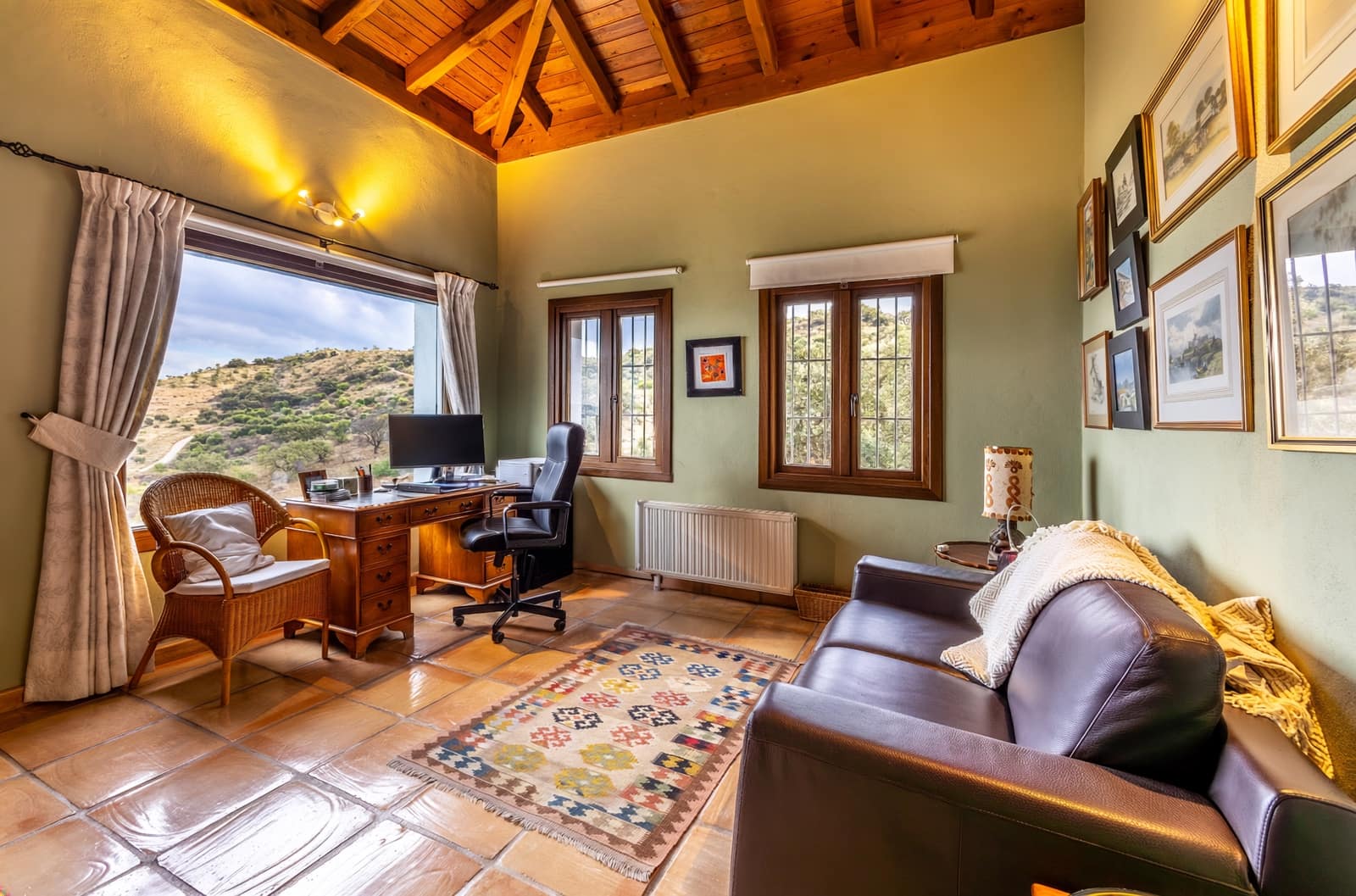 4 sypialnia Willa na sprzedaż w Coin z basenem garażem - 1 195 000 € (Ref: 9385431)