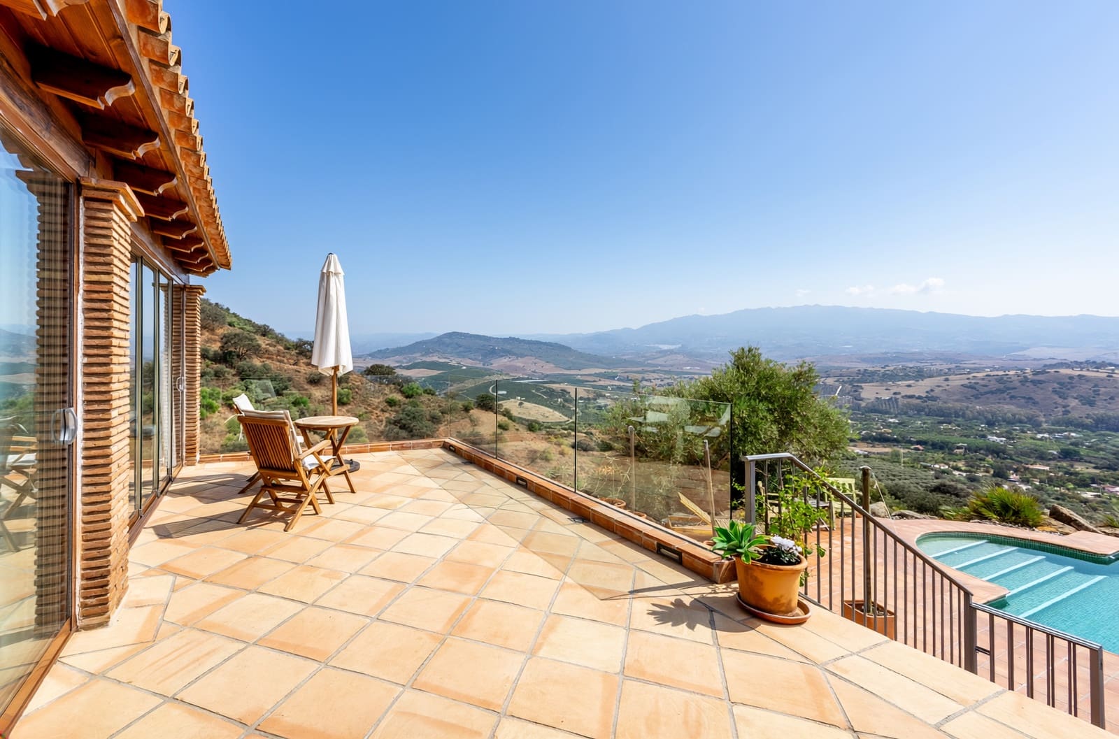 4 sypialnia Willa na sprzedaż w Coin z basenem garażem - 1 195 000 € (Ref: 9385431)