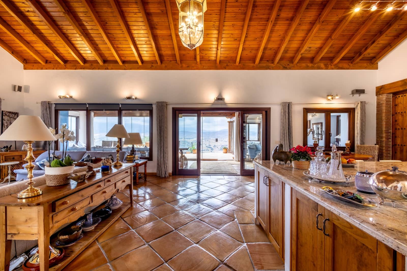 4 sypialnia Willa na sprzedaż w Coin z basenem garażem - 1 195 000 € (Ref: 9385431)