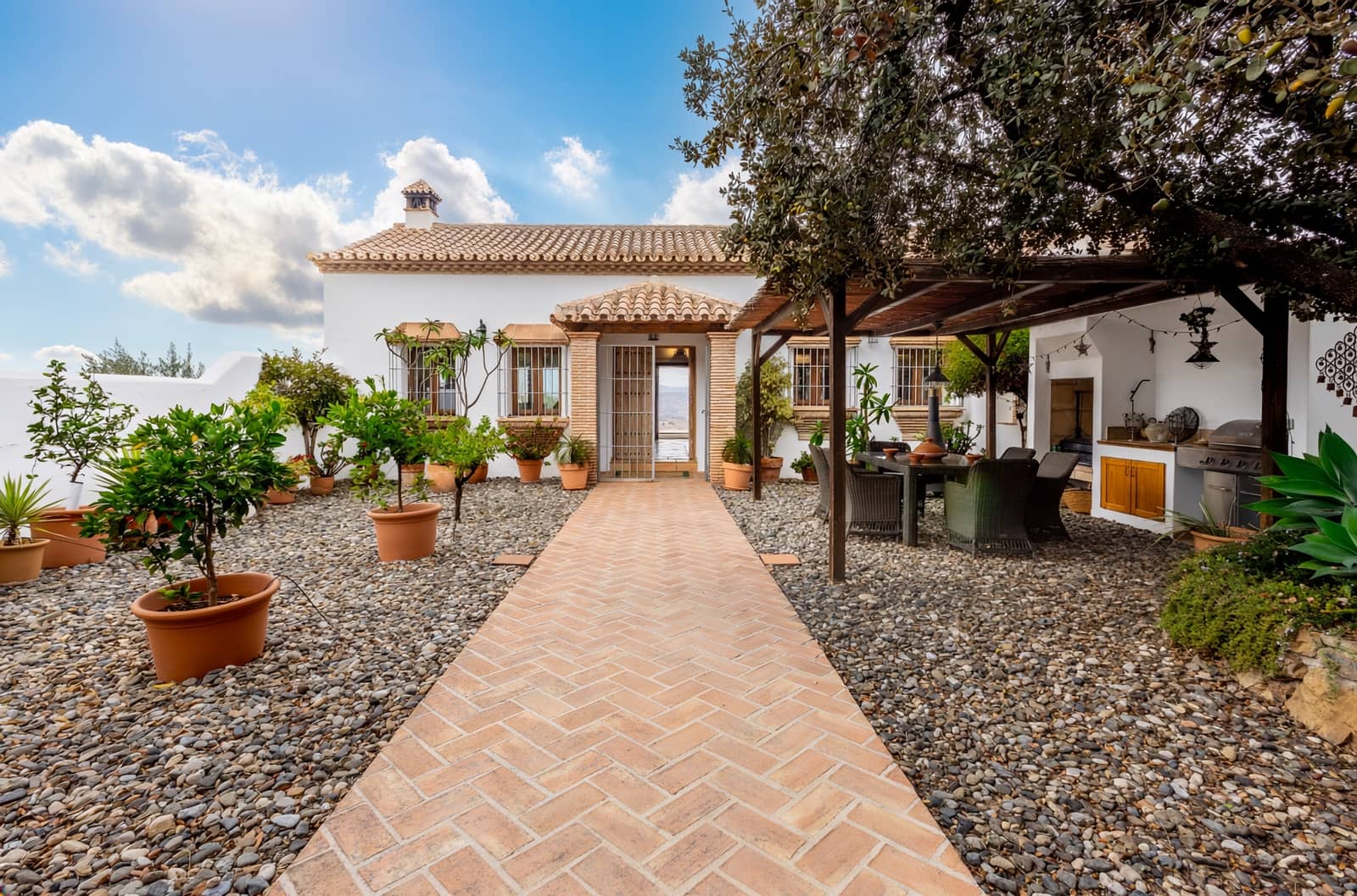 4 sypialnia Willa na sprzedaż w Coin z basenem garażem - 1 195 000 € (Ref: 9385431)