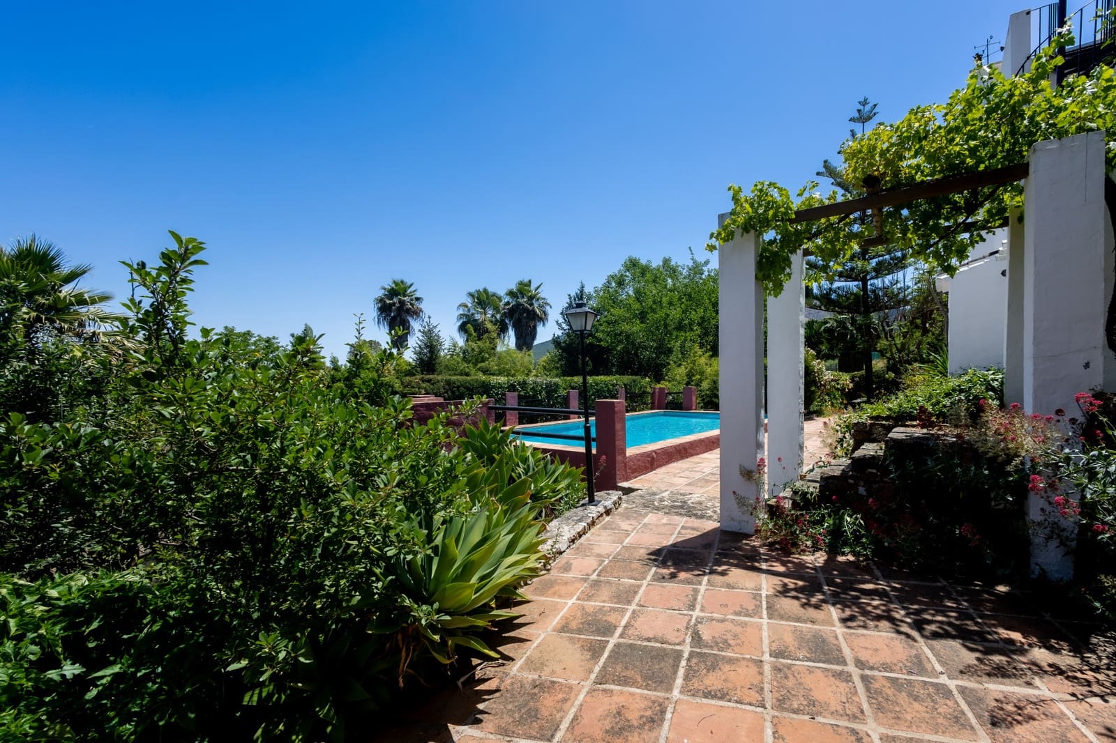 3 makuuhuone Huvila myytävänä paikassa Alhaurin el Grande mukana uima-altaan 
autotalli - 680 000 € (Ref: 9387801)