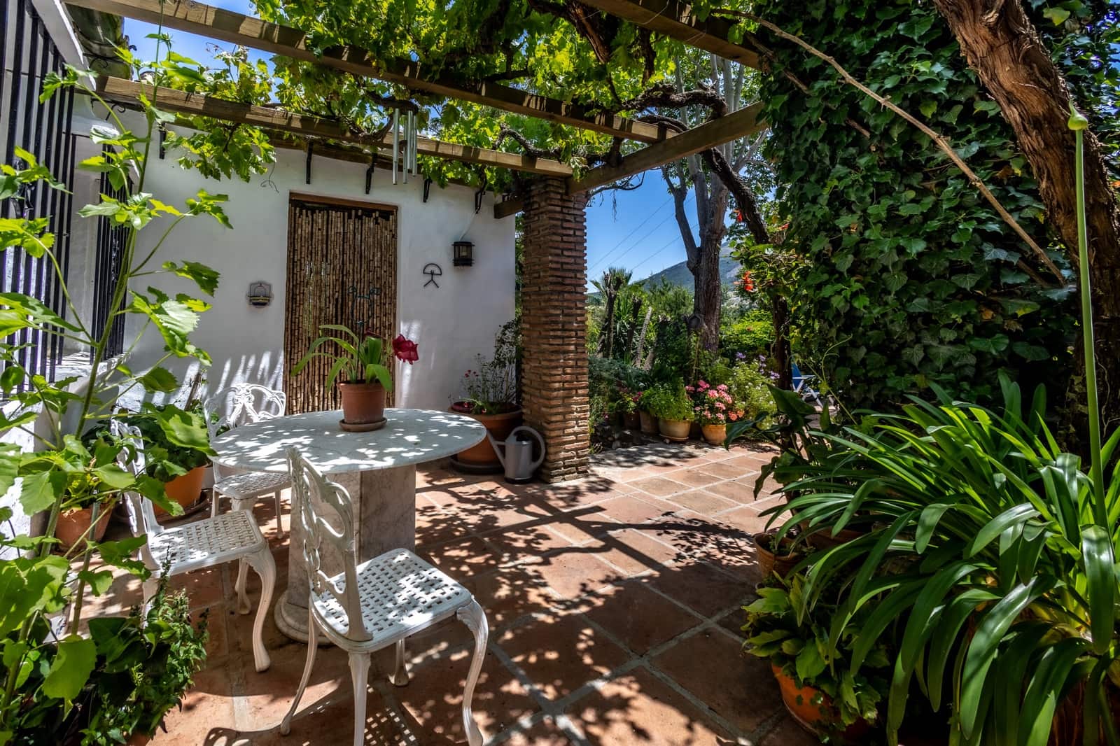 3 makuuhuone Huvila myytävänä paikassa Alhaurin el Grande mukana uima-altaan 
autotalli - 680 000 € (Ref: 9387801)