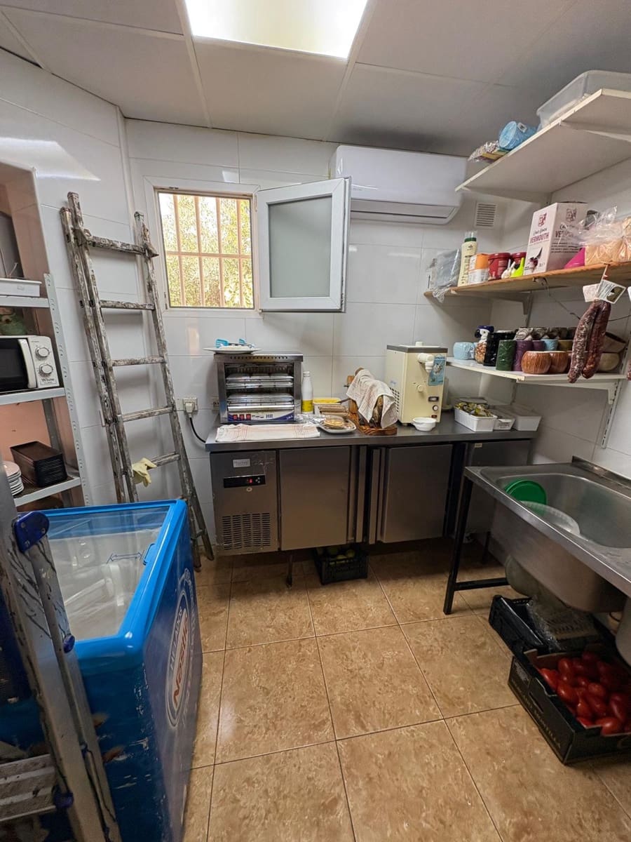 Restaurant/Bar til salgs i Roquetas de Mar - € 478 000 (Ref: 9395899)