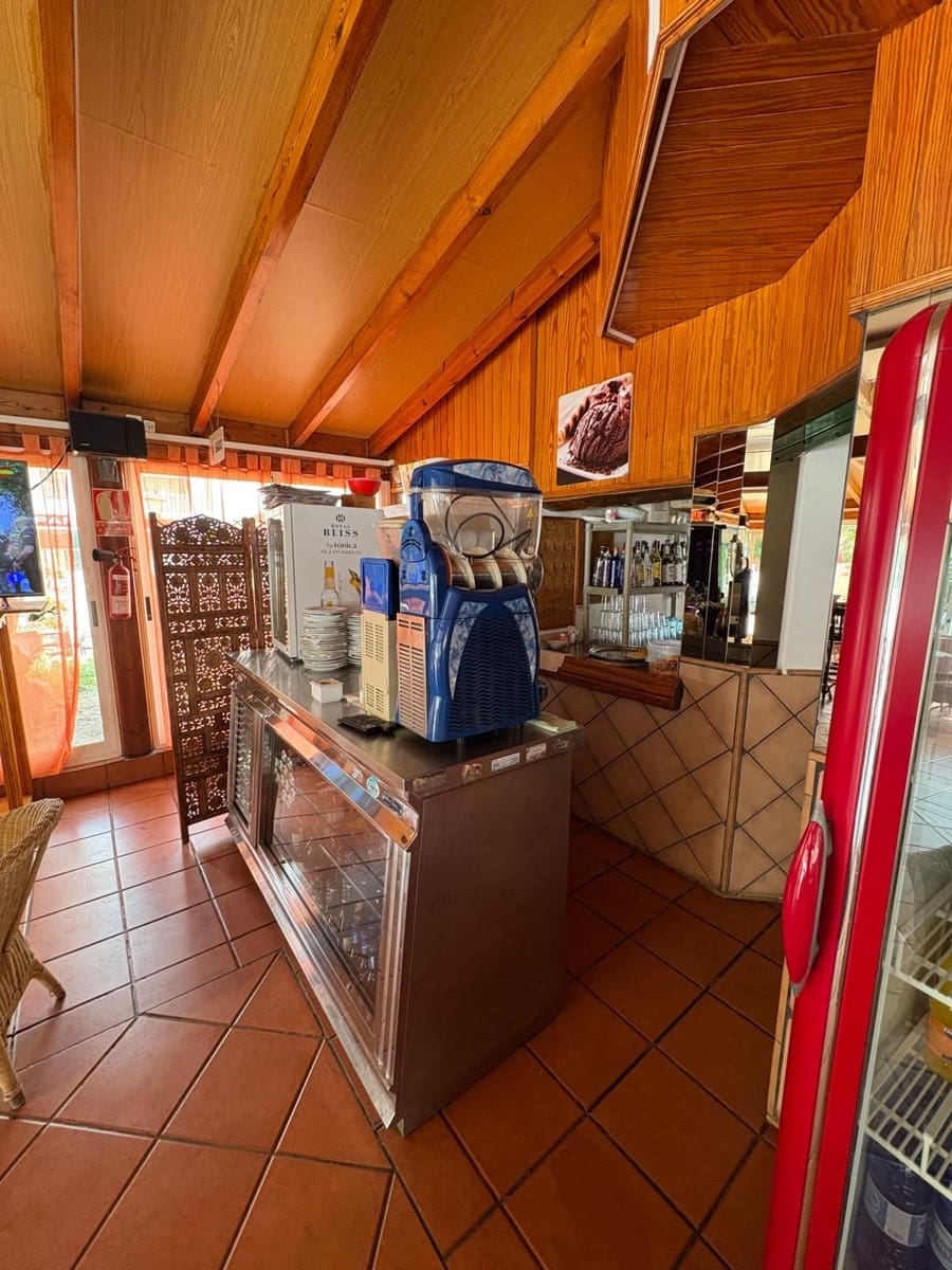 Restaurant/Bar til salgs i Roquetas de Mar - € 478 000 (Ref: 9395899)