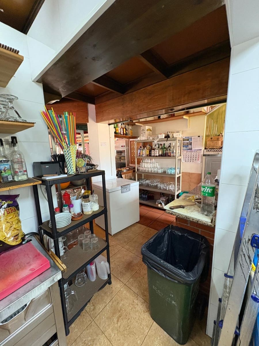 Restaurant/Bar til salgs i Roquetas de Mar - € 478 000 (Ref: 9395899)