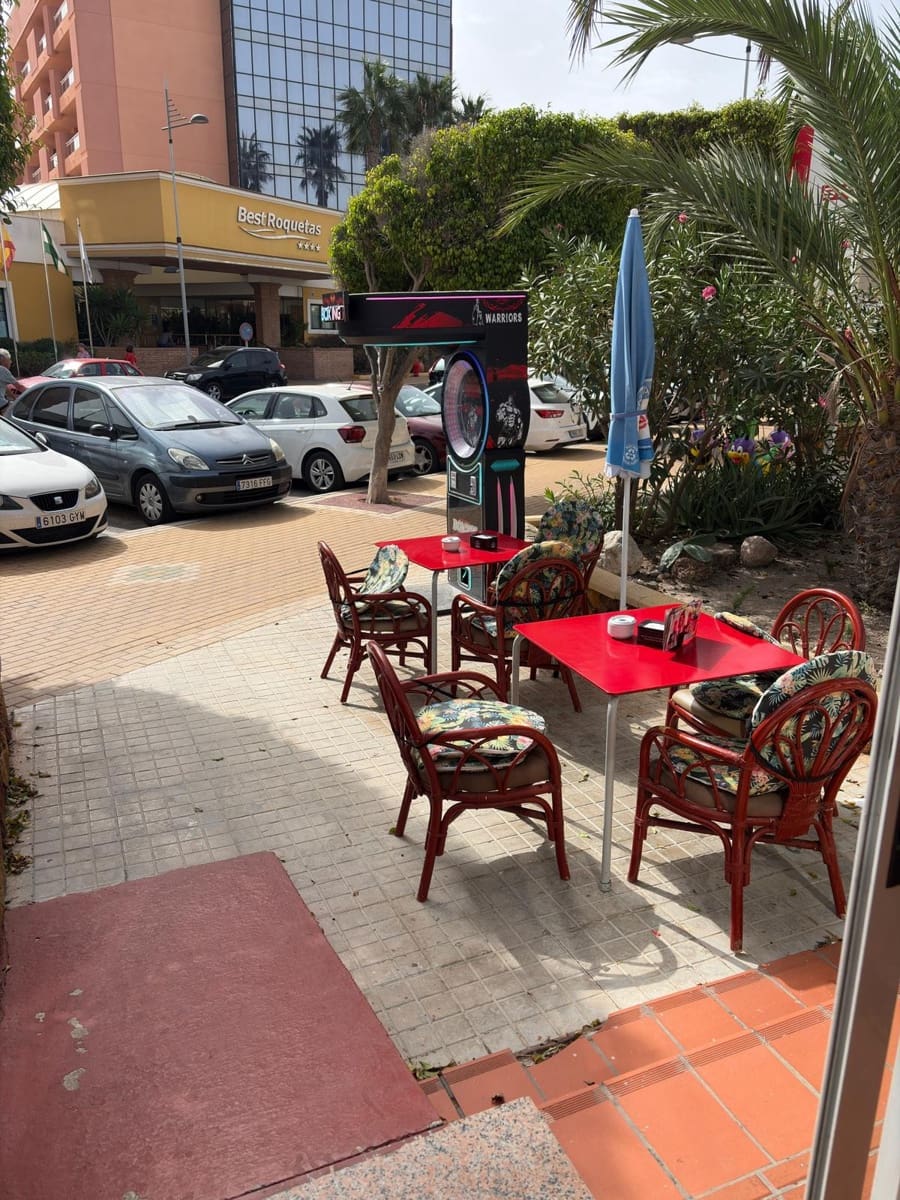 Restaurant/Bar til salgs i Roquetas de Mar - € 478 000 (Ref: 9395899)