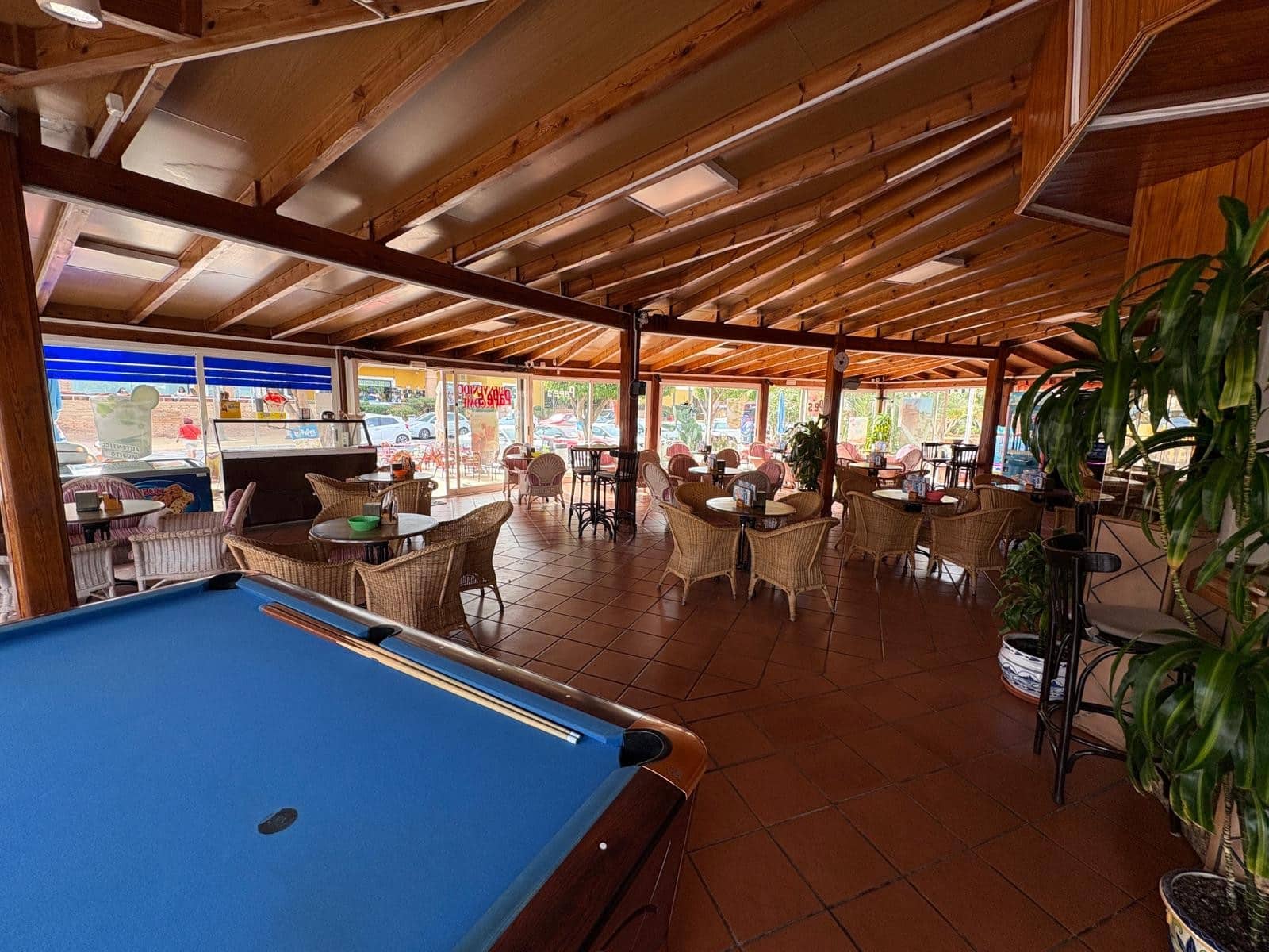 Restaurant/Bar til salgs i Roquetas de Mar - € 478 000 (Ref: 9395899)