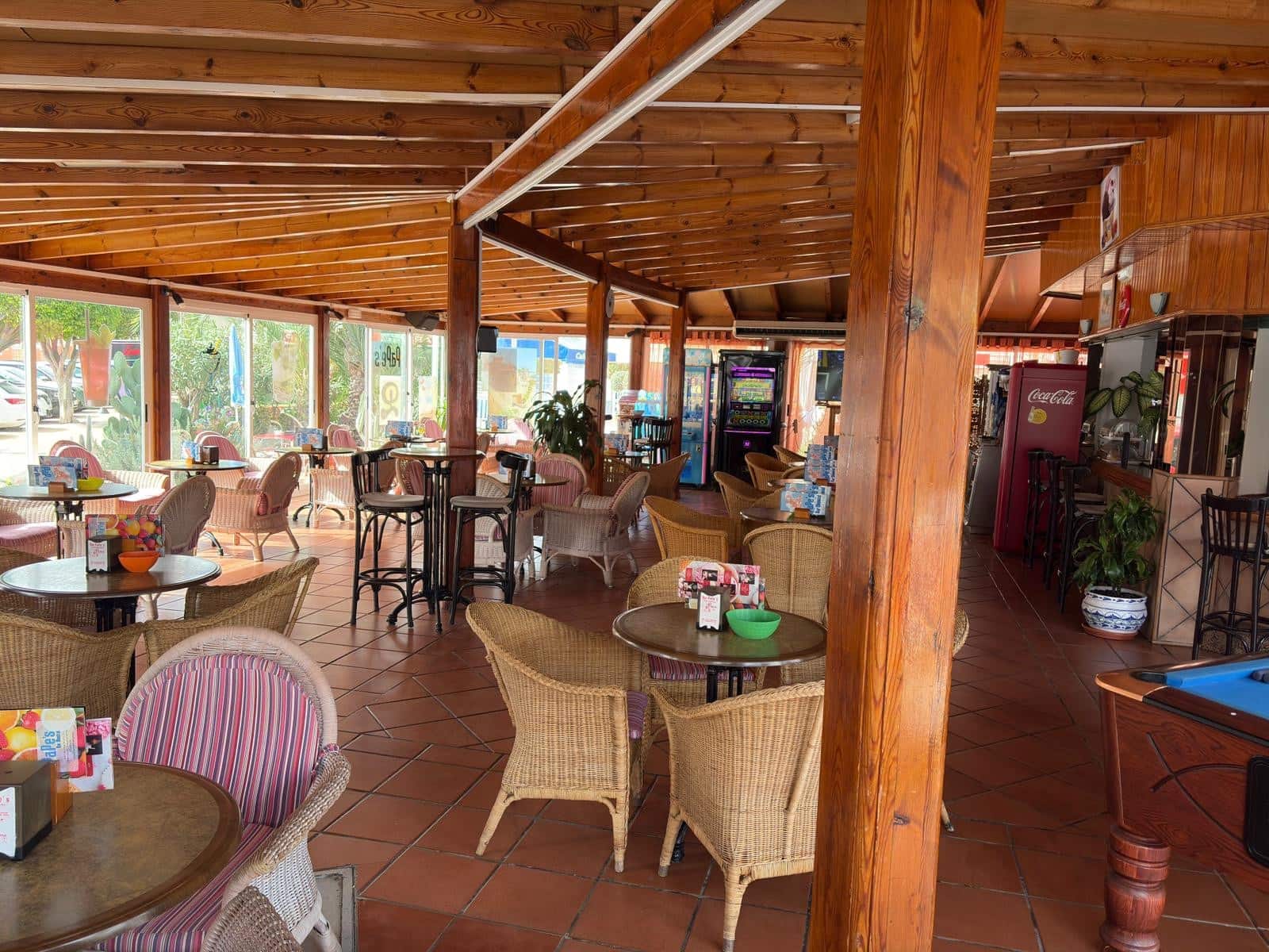 Restaurant/Bar til salgs i Roquetas de Mar - € 478 000 (Ref: 9395899)