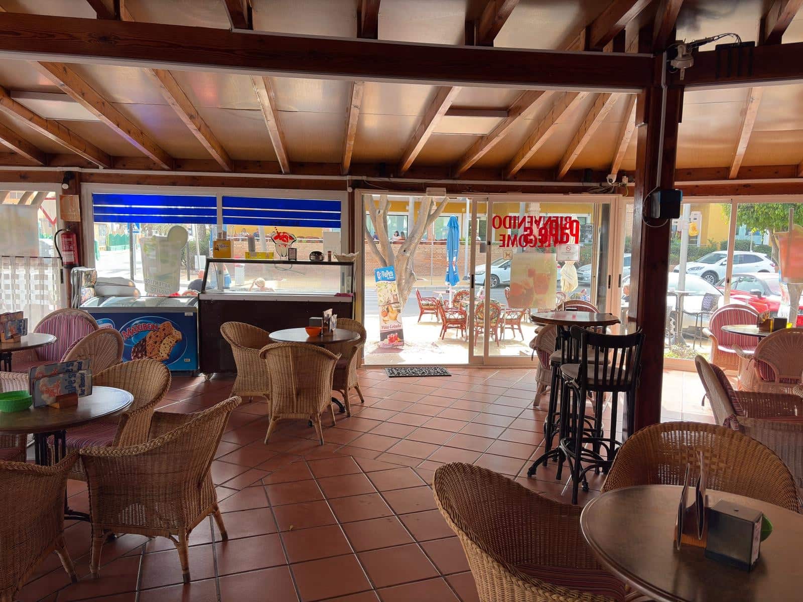 Restaurant/Bar til salgs i Roquetas de Mar - € 478 000 (Ref: 9395899)