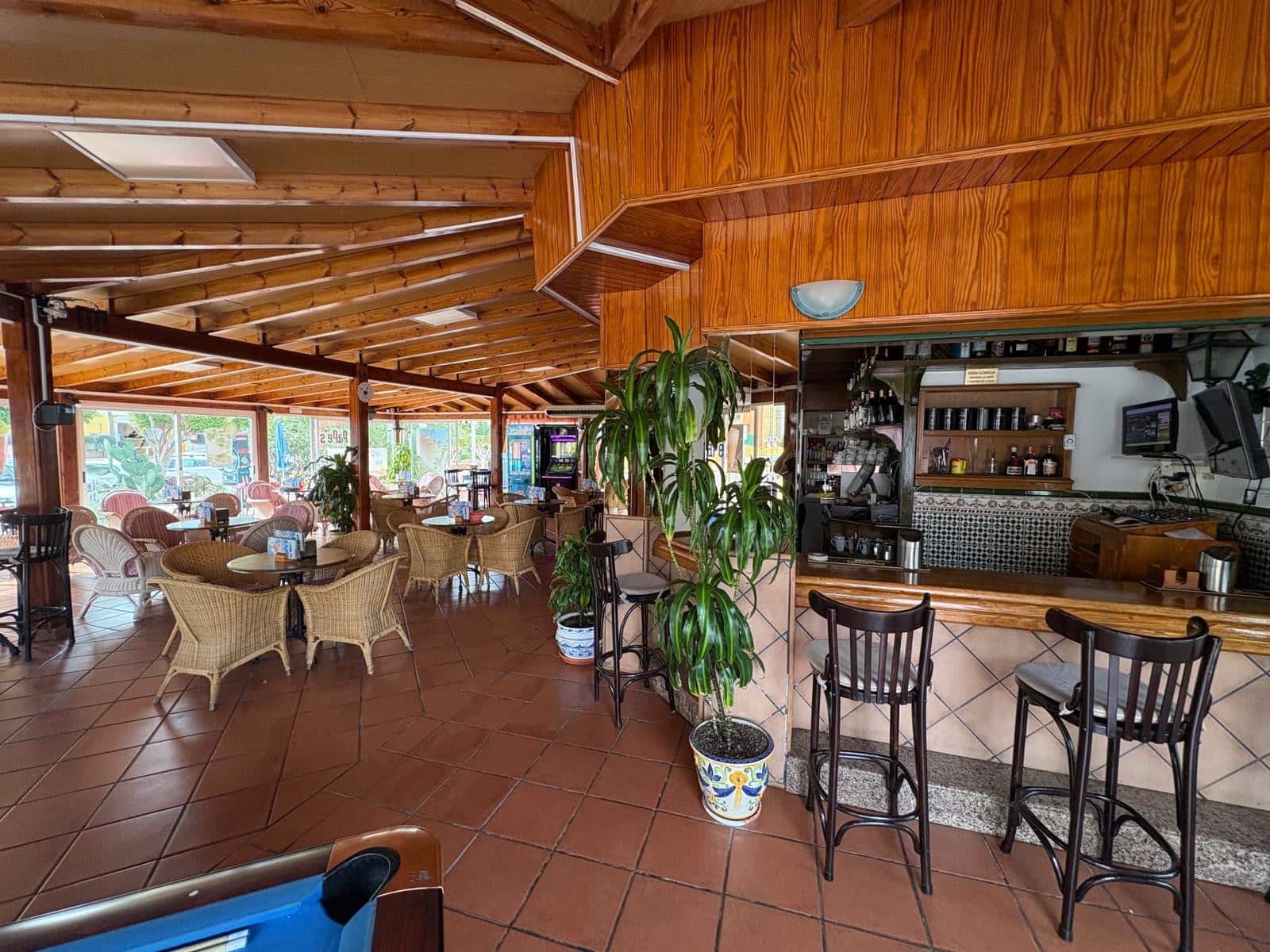Restaurant/Bar til salgs i Roquetas de Mar - € 478 000 (Ref: 9395899)