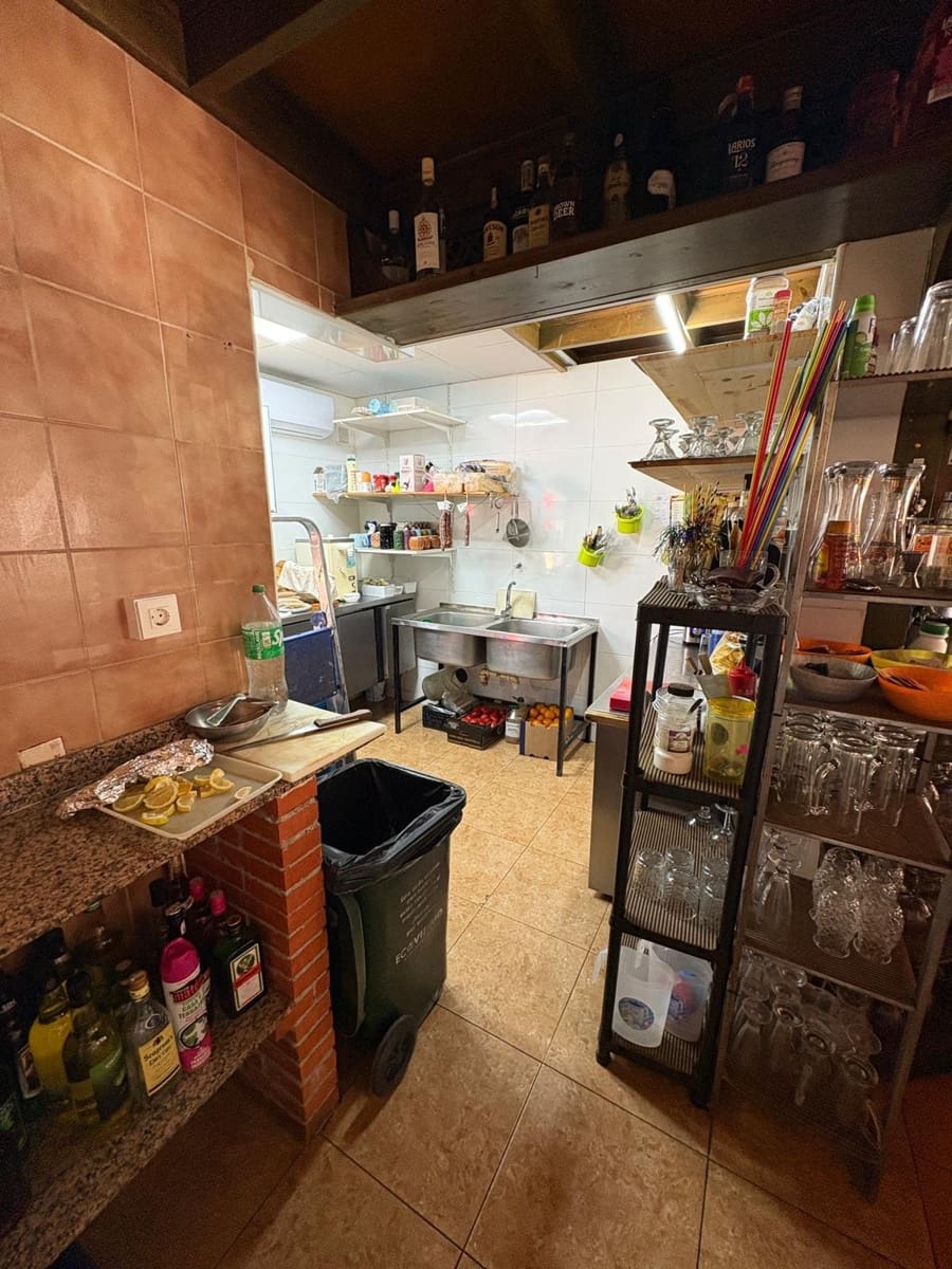 Restaurant/Bar for sale in Roquetas de Mar - € 478,000 (Ref: 9395899)