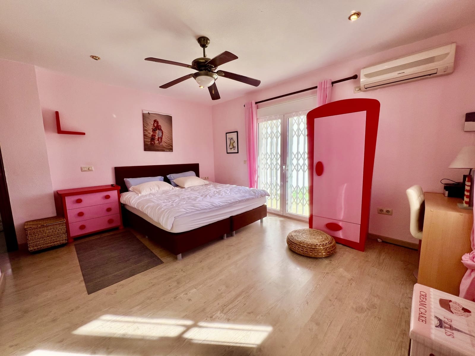 5 makuuhuone Huvila myytävänä paikassa Felix mukana uima-altaan 
autotalli - 377 000 € (Ref: 9395902)