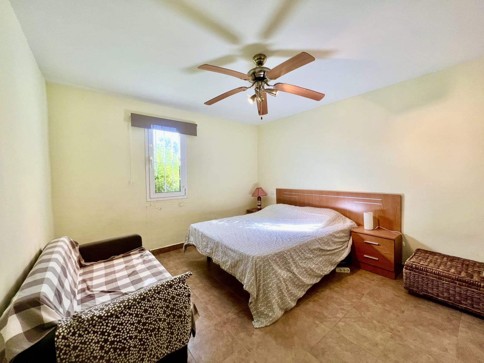 5 makuuhuone Huvila myytävänä paikassa Felix mukana uima-altaan 
autotalli - 377 000 € (Ref: 9395902)