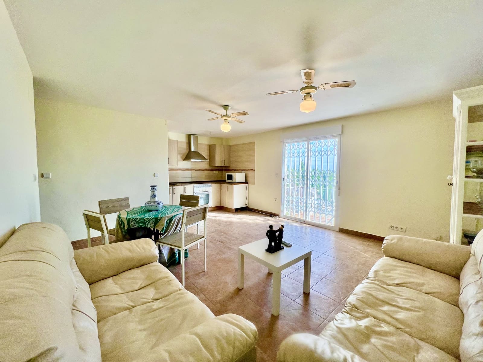 5 makuuhuone Huvila myytävänä paikassa Felix mukana uima-altaan 
autotalli - 377 000 € (Ref: 9395902)