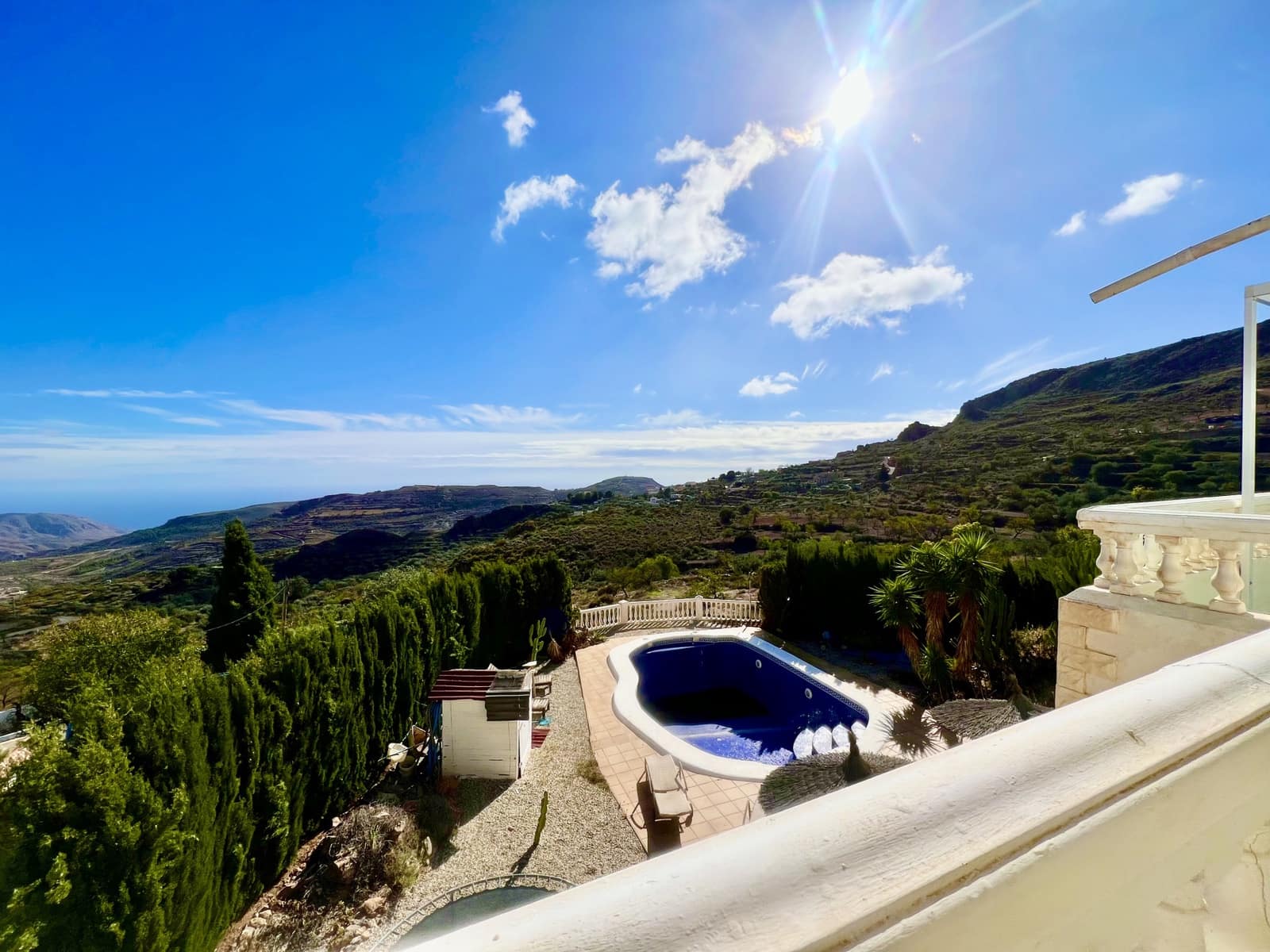 5 makuuhuone Huvila myytävänä paikassa Felix mukana uima-altaan 
autotalli - 377 000 € (Ref: 9395902)