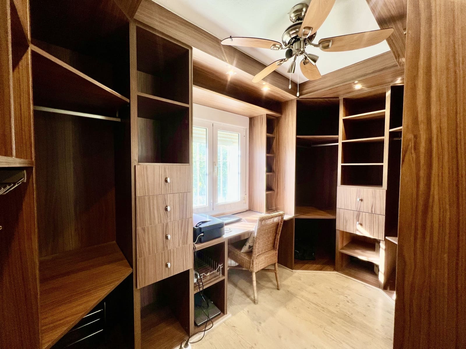 5 makuuhuone Huvila myytävänä paikassa Felix mukana uima-altaan 
autotalli - 377 000 € (Ref: 9395902)