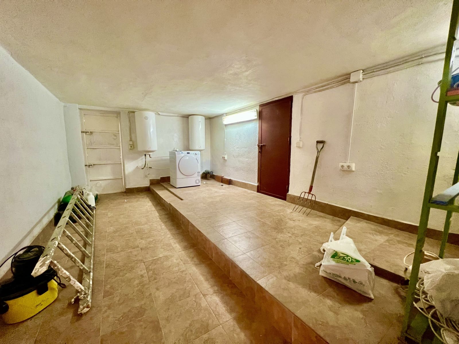 5 makuuhuone Huvila myytävänä paikassa Felix mukana uima-altaan 
autotalli - 377 000 € (Ref: 9395902)