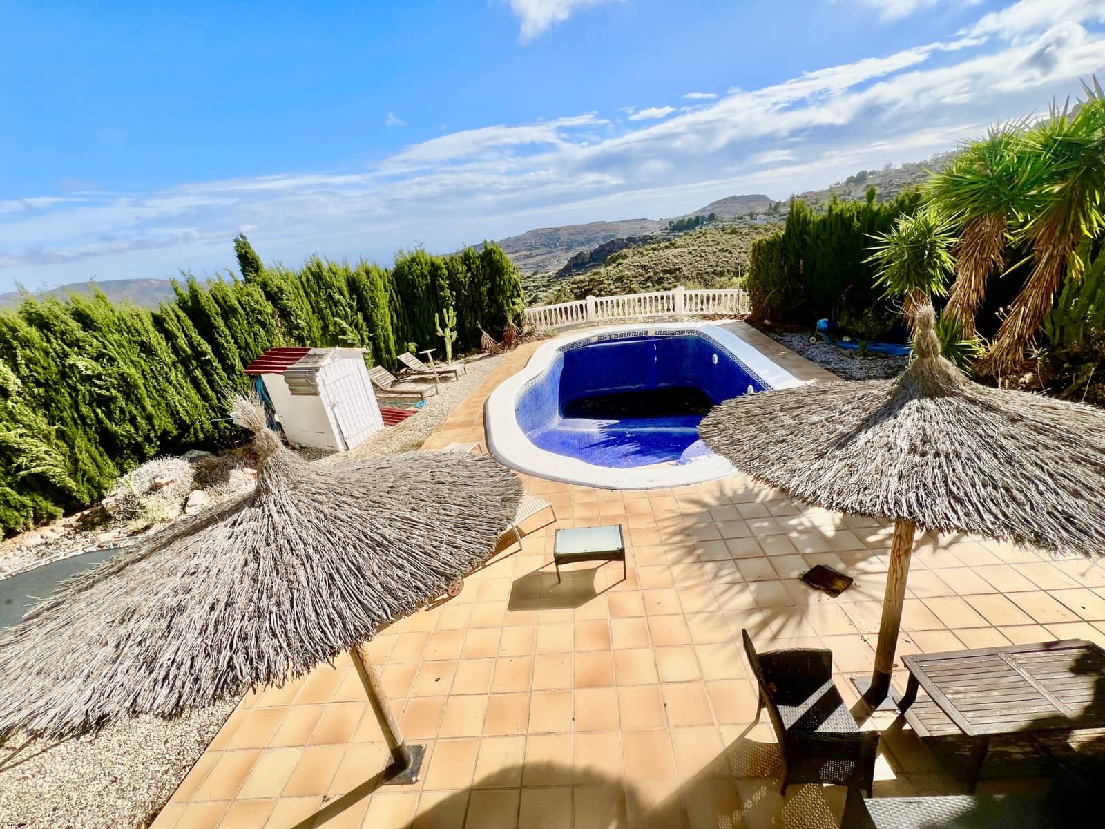 5 makuuhuone Huvila myytävänä paikassa Felix mukana uima-altaan 
autotalli - 377 000 € (Ref: 9395902)