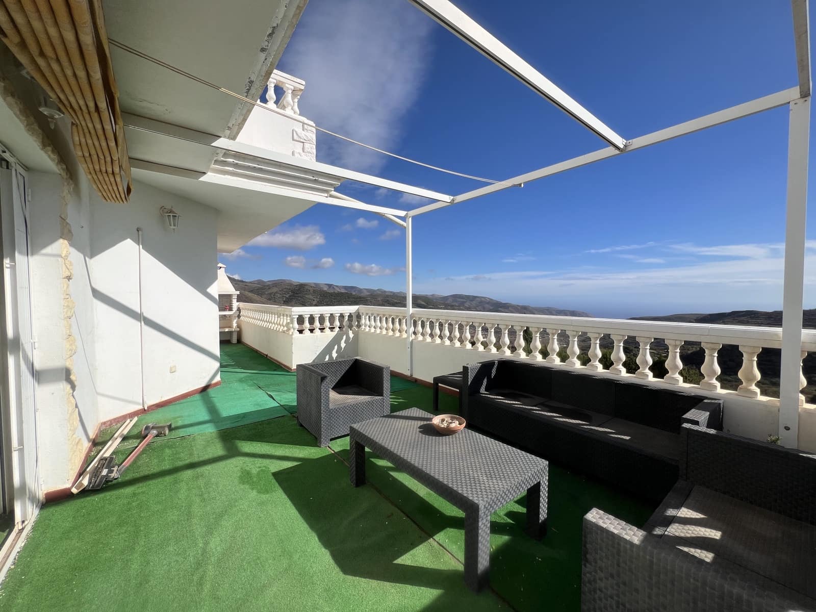 5 soveværelse Villa til salg i Felix med swimmingpool garage - € 377.000 (Ref: 9395902)