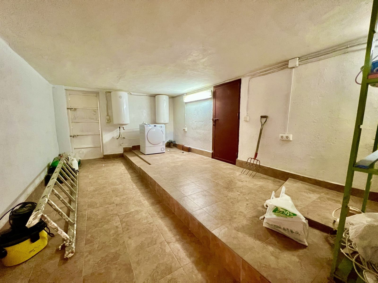 5 soveværelse Villa til salg i Felix med swimmingpool garage - € 377.000 (Ref: 9395902)