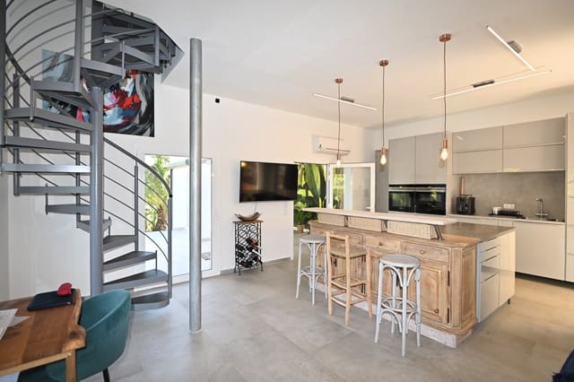 2 sovrum Villa till salu i Es Figueral, Santa Eulalia / Santa Eularia med garage - 1 180 000 € (Ref: 9395904)