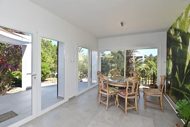 2 sovrum Villa till salu i Es Figueral, Santa Eulalia / Santa Eularia med garage - 1 180 000 € (Ref: 9395904)