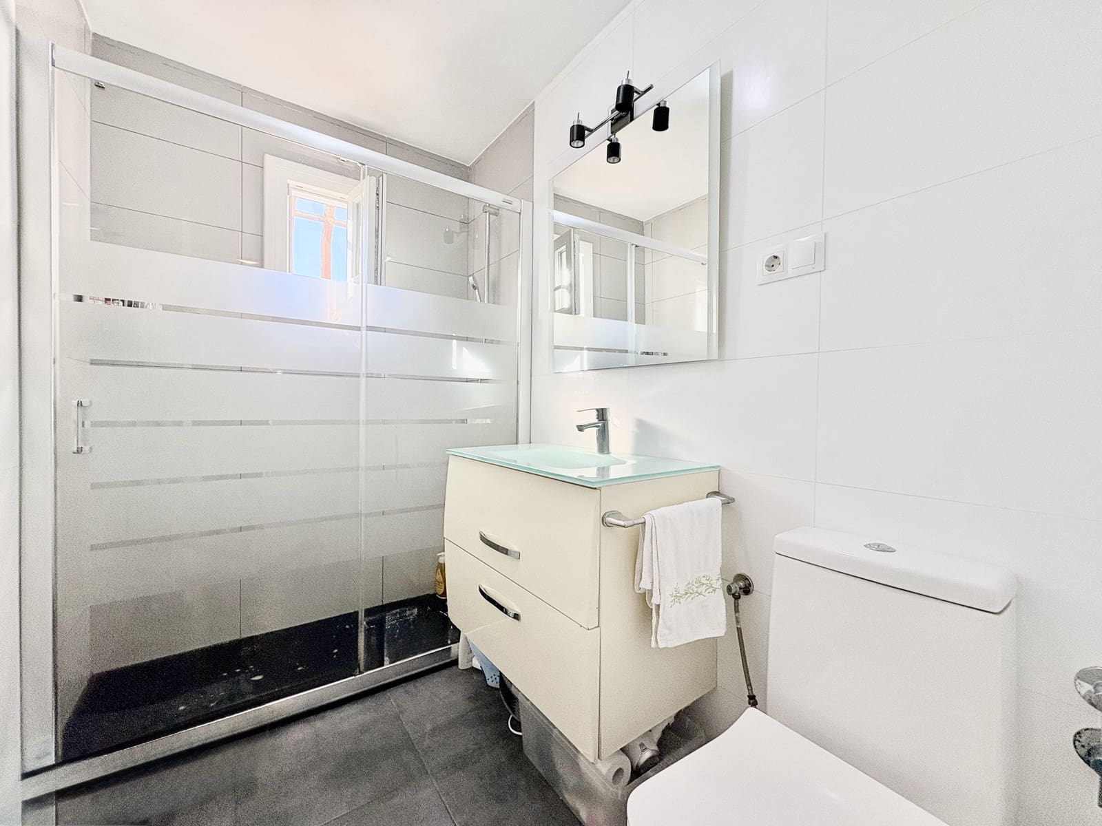 3 bedroom Townhouse for sale in Mijas Costa with pool garage - € 345,000 (Ref: 9398366)