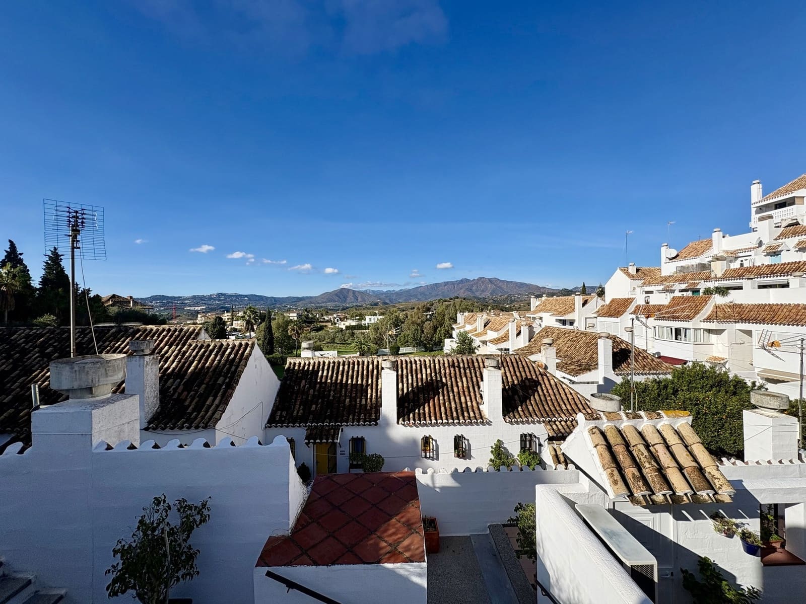 3 bedroom Townhouse for sale in Mijas Costa with pool garage - € 345,000 (Ref: 9398366)