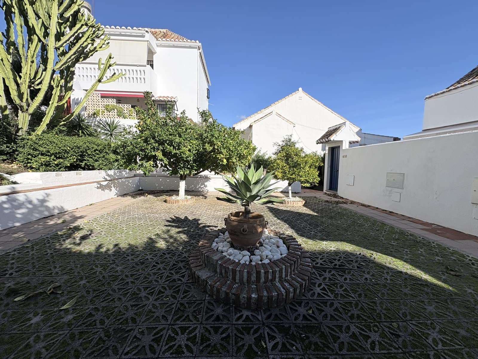 3 bedroom Townhouse for sale in Mijas Costa with pool garage - € 345,000 (Ref: 9398366)