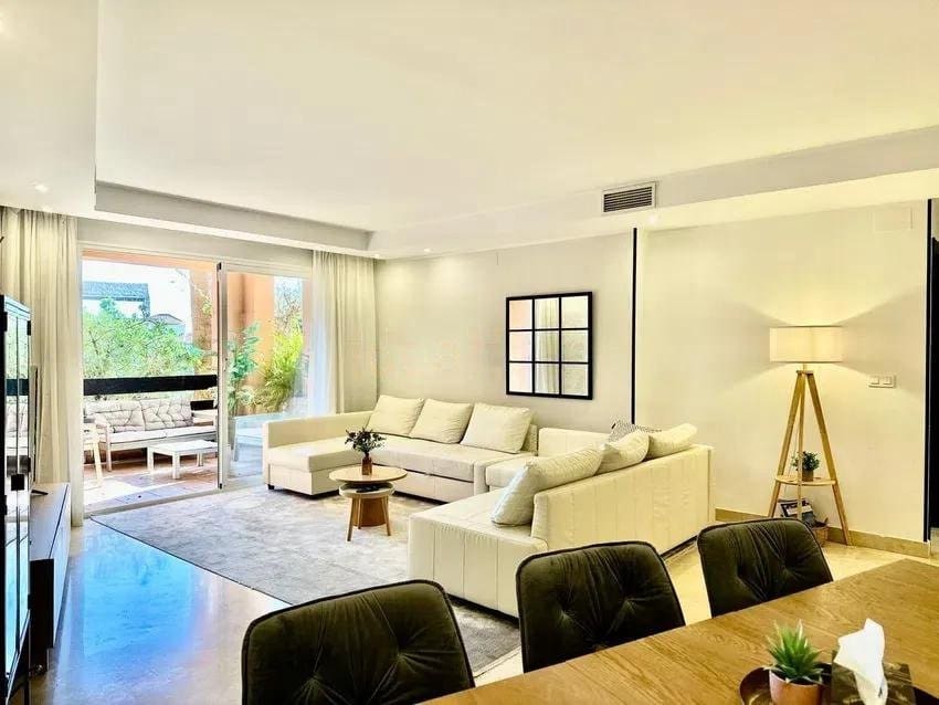 3 makuuhuone Huoneisto myytävänä paikassa Marbella mukana uima-altaan 
autotalli - 1 050 000 € (Ref: 9400776)