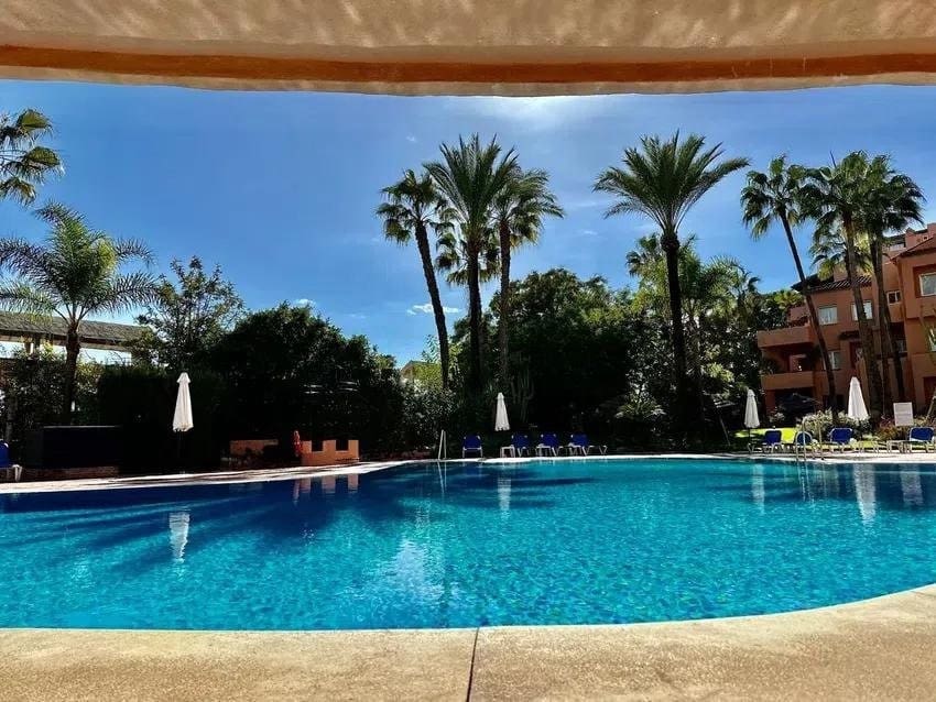 3 slaapkamer Appartement te koop in Marbella met zwembad garage - € 995.000 (Ref: 9400776)
