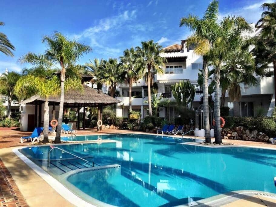 3 soveværelse Penthouse til salg i Marbella med swimmingpool garage - € 1.600.000 (Ref: 9400777)