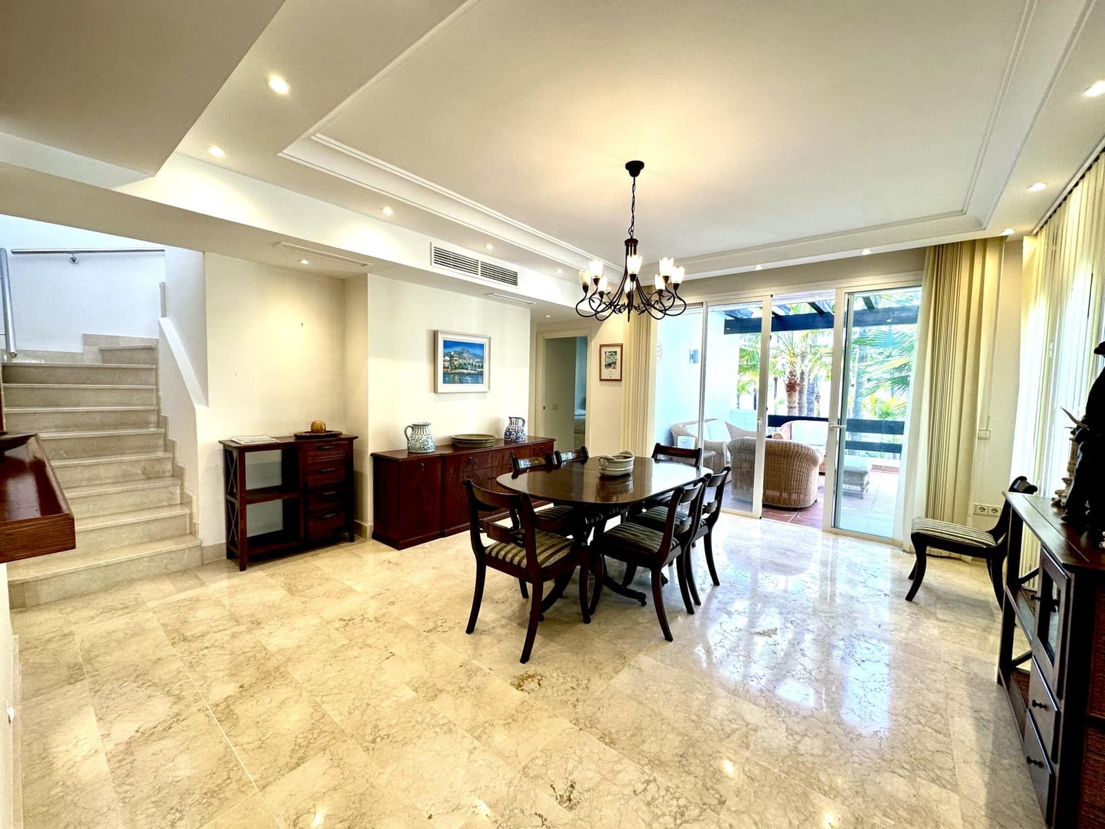 3 soveværelse Penthouse til salg i Marbella med swimmingpool garage - € 1.600.000 (Ref: 9400777)