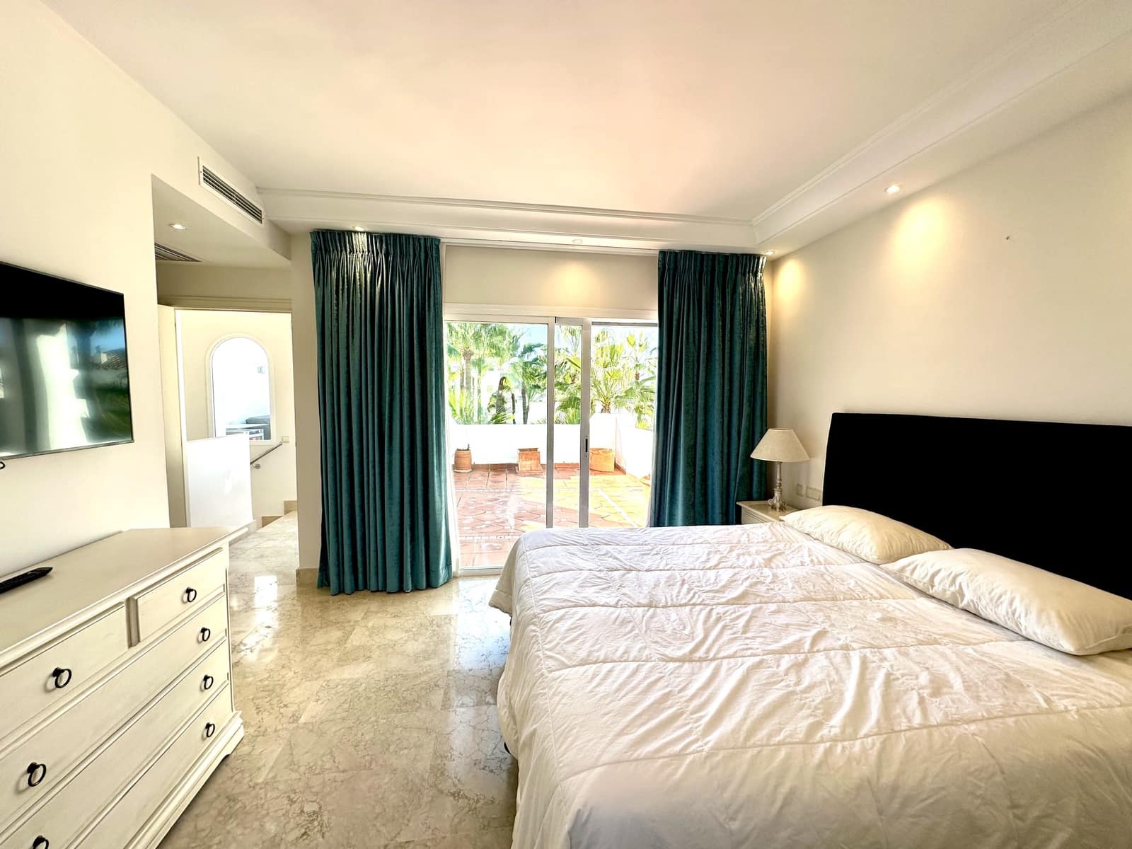 3 soveværelse Penthouse til salg i Marbella med swimmingpool garage - € 1.600.000 (Ref: 9400777)