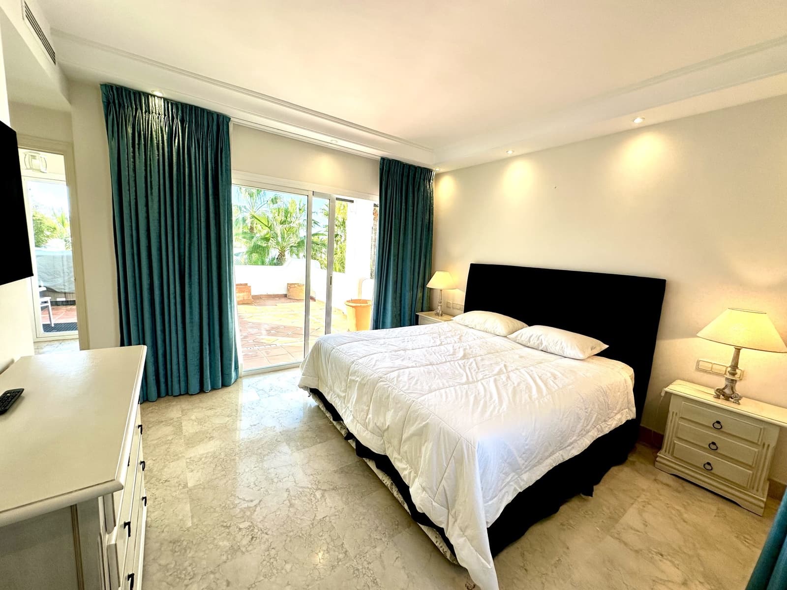 3 soveværelse Penthouse til salg i Marbella med swimmingpool garage - € 1.600.000 (Ref: 9400777)
