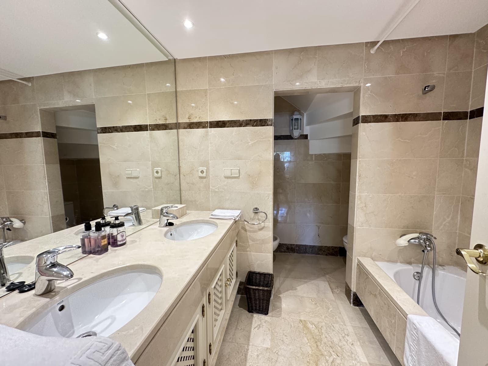 3 soveværelse Penthouse til salg i Marbella med swimmingpool garage - € 1.600.000 (Ref: 9400777)