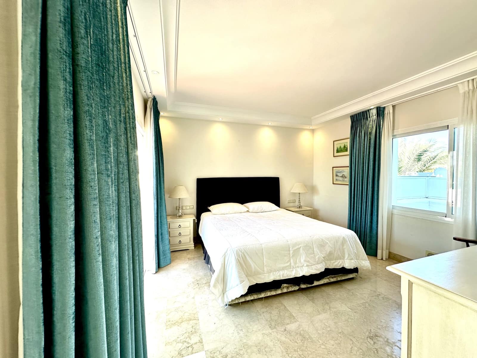 3 soveværelse Penthouse til salg i Marbella med swimmingpool garage - € 1.600.000 (Ref: 9400777)