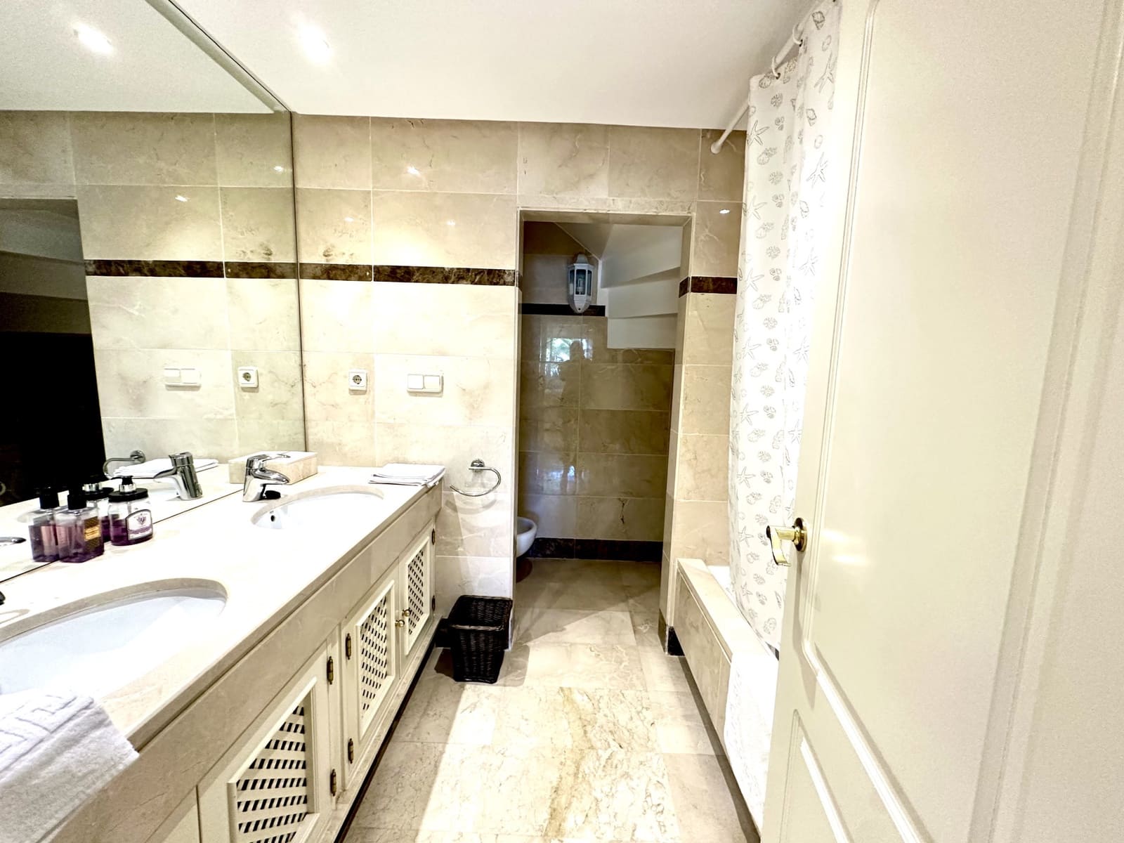3 soveværelse Penthouse til salg i Marbella med swimmingpool garage - € 1.600.000 (Ref: 9400777)