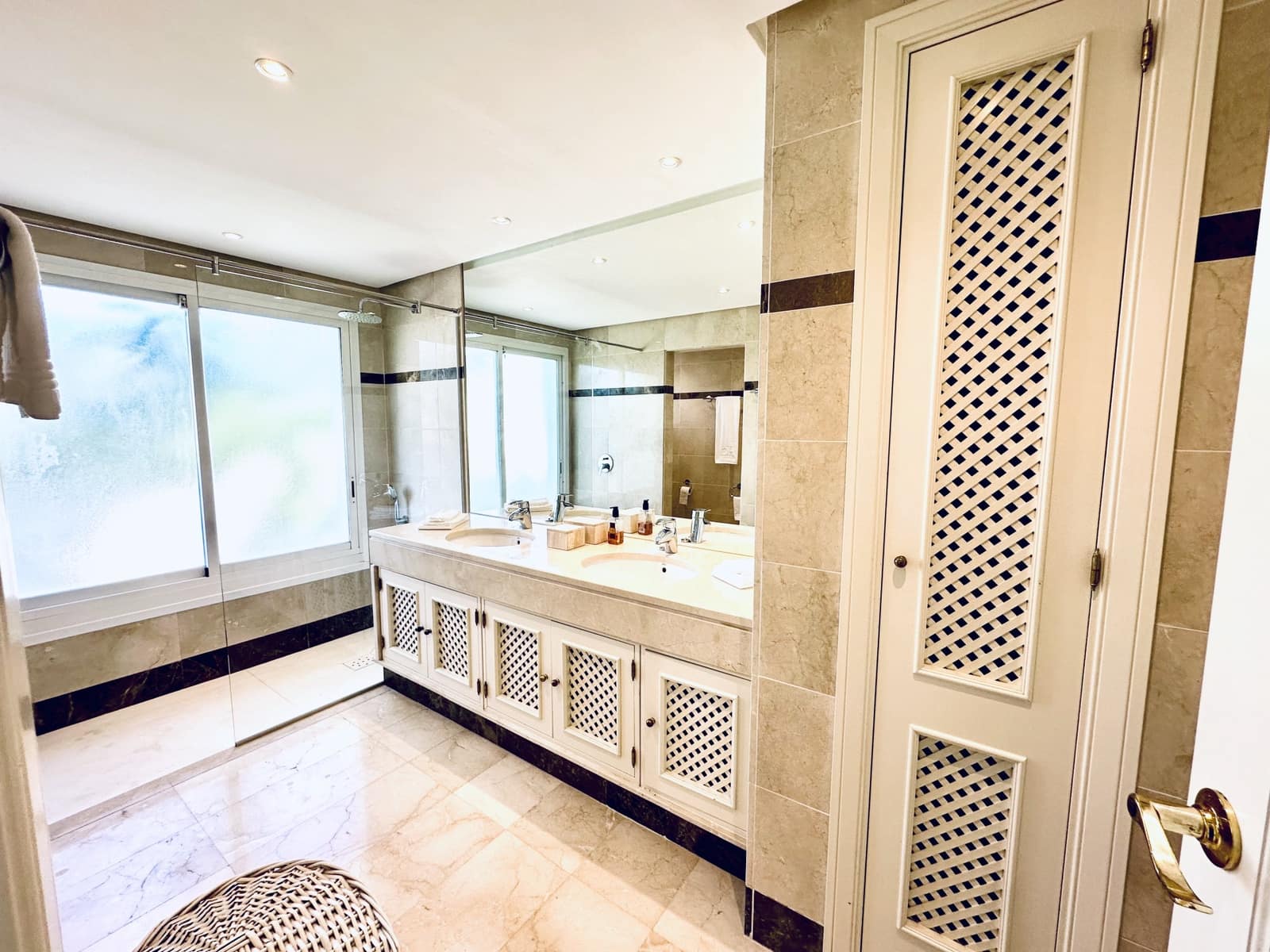 3 soveværelse Penthouse til salg i Marbella med swimmingpool garage - € 1.600.000 (Ref: 9400777)