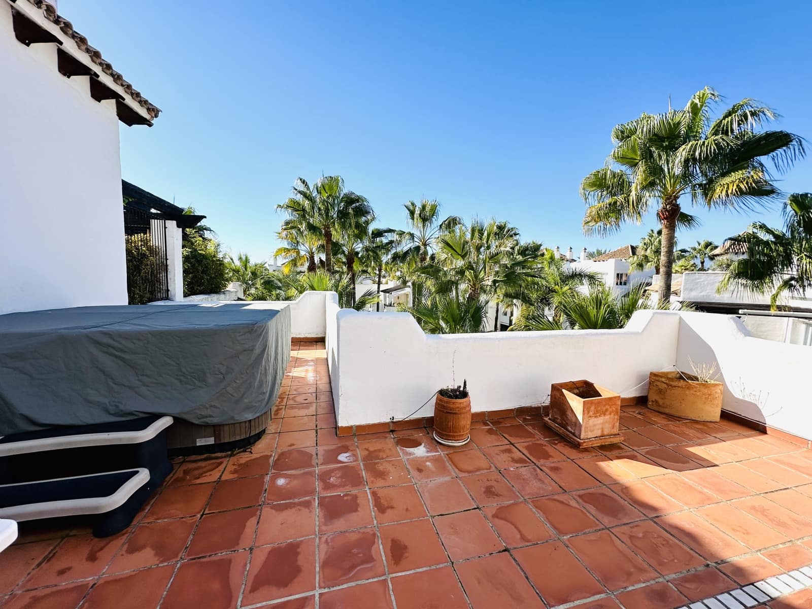 3 soveværelse Penthouse til salg i Marbella med swimmingpool garage - € 1.600.000 (Ref: 9400777)