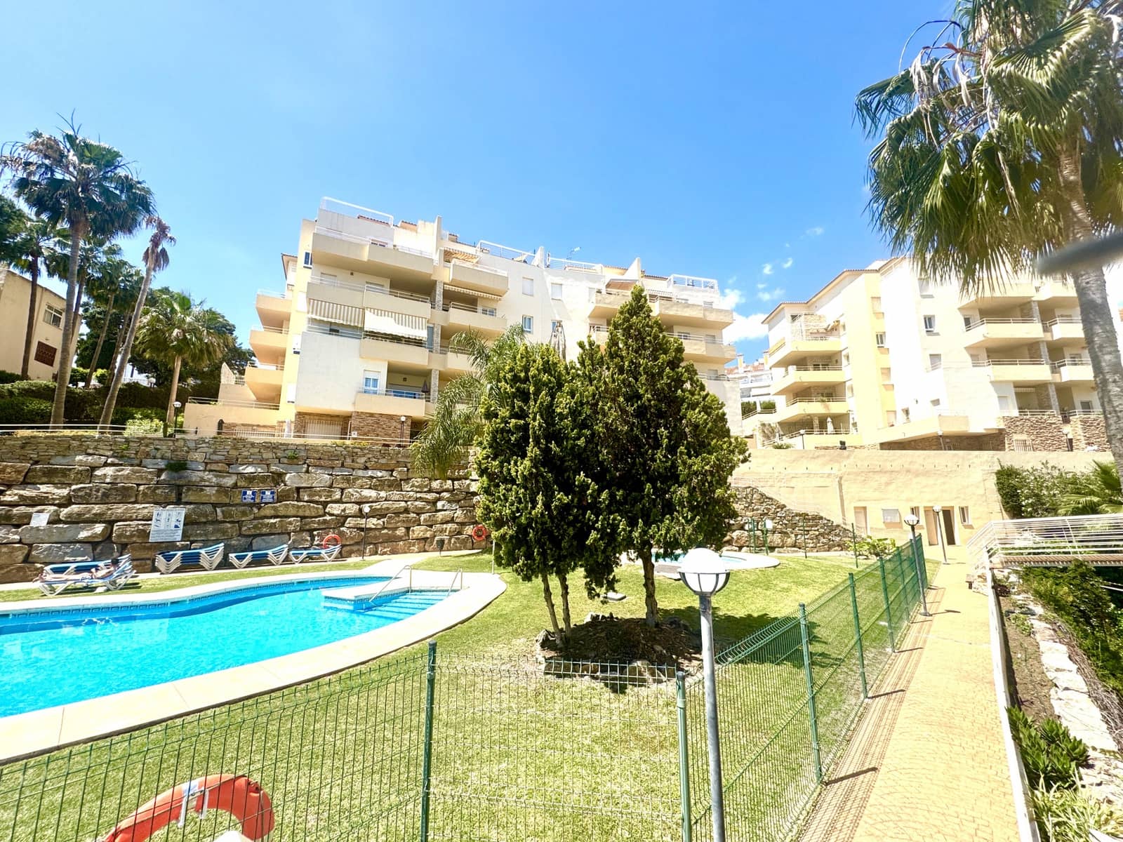 2 bedroom Apartment for sale in Riviera del Sol with pool garage - € 320,000 (Ref: 9410884)