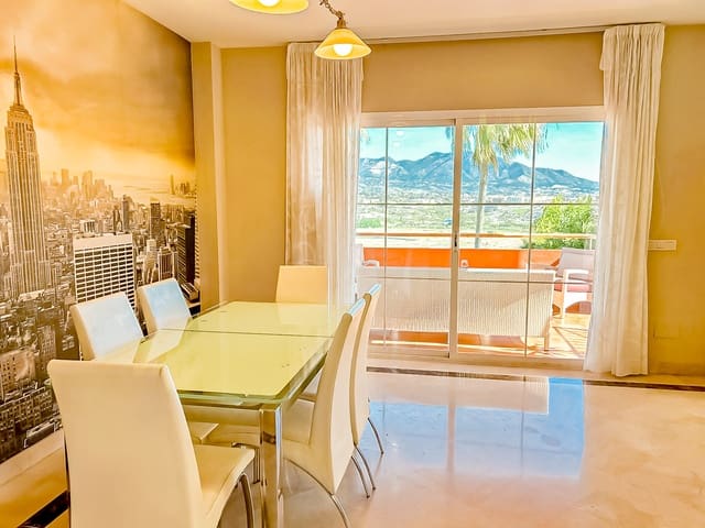 4 soveværelse Villa til salg i Mijas Costa, Mijas med swimmingpool - € 995.000 (Ref: 9415800)