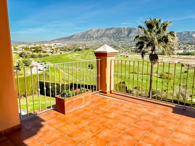 4 soveværelse Villa til salg i Mijas Costa, Mijas med swimmingpool - € 995.000 (Ref: 9415800)